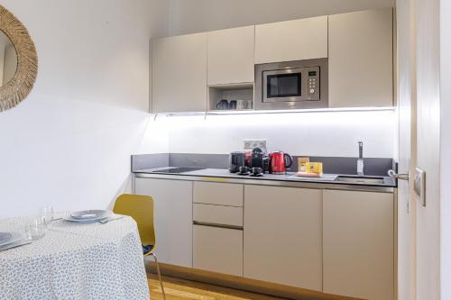 Cozy Studio in Nice Harbor - Garibaldi Square