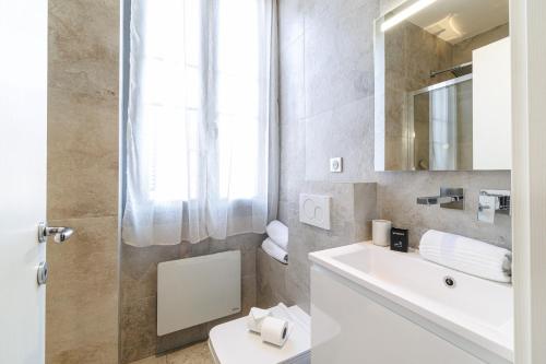 Cozy Studio in Nice Harbor - Garibaldi Square