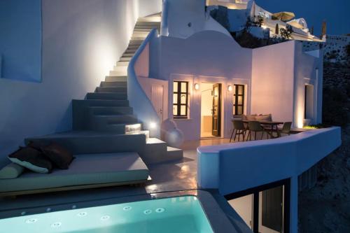 Cycladic Serenity Villa with Private dipping Pool in Oia