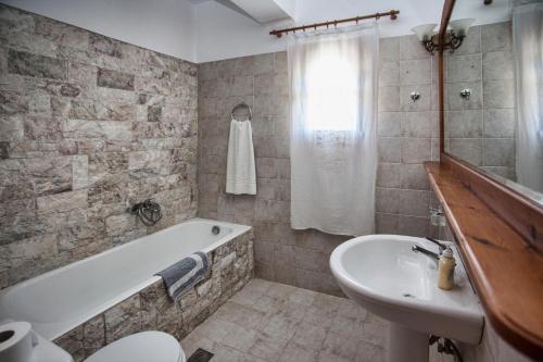 A bathroom at Petrinos Milos