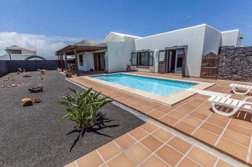 Swimmingpoolen hos eller tæt på Villa el Faro