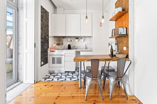 GuestReady - Central Porto retreat with balcony