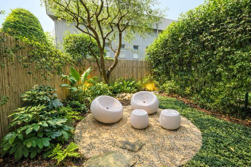 Isola Green Oasis - Loft with Garden & Free private Garage