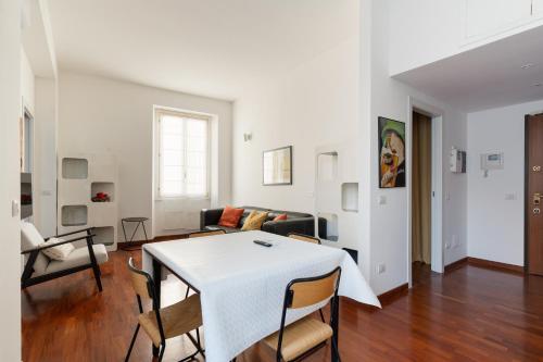 GuestHost - Comfy Terrazza Farini Apt in Derganino