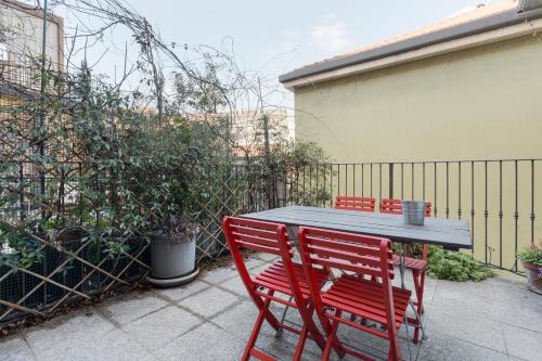 GuestHost - Comfy Terrazza Farini Apt in Derganino