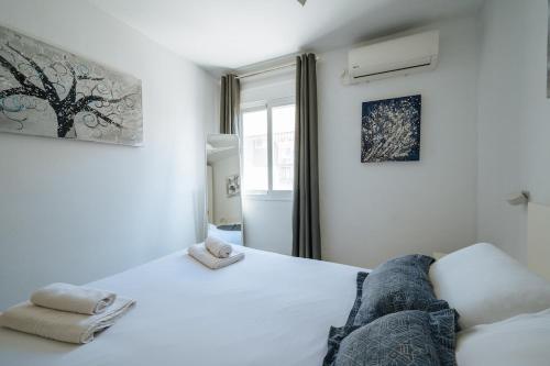 2 bedroom apartment with terrace and views