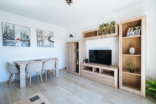 2 bedroom apartment with terrace and views