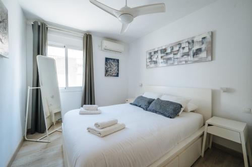 2 bedroom apartment with terrace and views