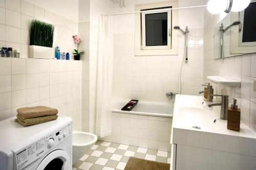 OPERASTREET CITY CENTER Apartment "Bangkok" in Vienna