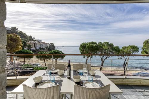 Infinity pool and sea views, Canyelles Mar 1D