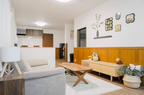 Fukushima Osaka Entire House 82sqm Family Home for 6 Guests Near USJ Umeda