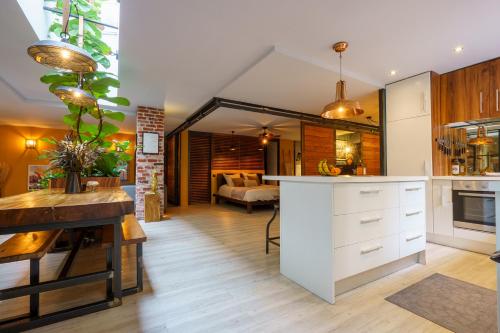Loft Moderne et Familial- Port de Nice - 2 chambres- Parking - Climatisation