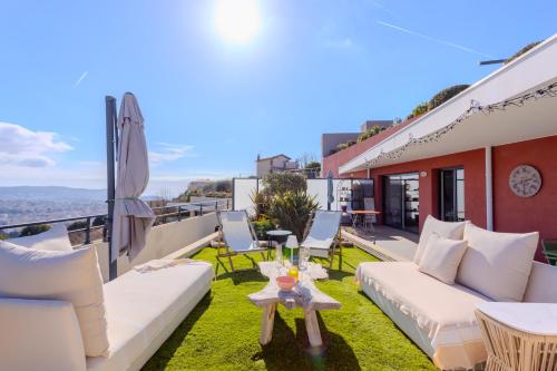 Green Hill Appartement à Nice Terrasse 130m2, Vue panoramique, Piscine, Parking Privé, Climatisation, WiFi