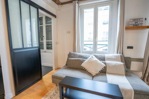 Grand studio loft bien equipe a Paris 15 - 2P