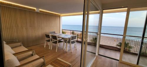 Levante Frontline Luxury Duplex 5 Bedrooms