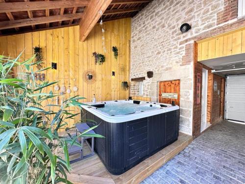 La Cour aux Bulles