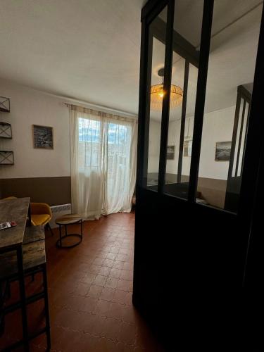 Svetainės erdvė apgyvendinimo įstaigoje STUD Camargue24