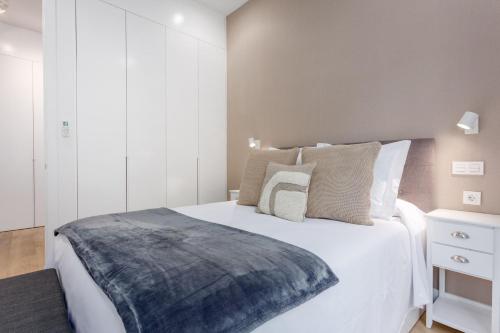 Cozy 1BR Retreat Steps from Sol Santa Ana
