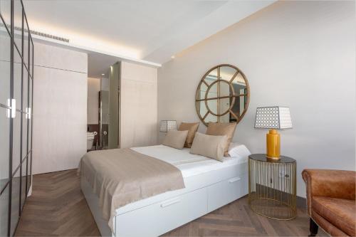 Bright Functional Studio Near Bernabéu