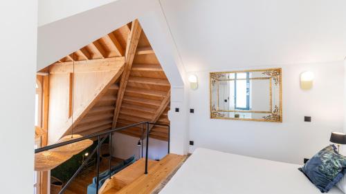 Flow Dreaming Duplex 2BR apartment