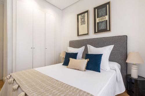Stylish 2-Bed Apartment Near Madrid Landmarks