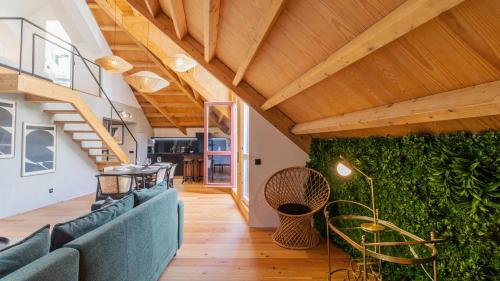 Flow Dreaming Duplex 2BR apartment
