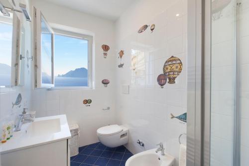 Koupelna v ubytování Il Sogno di Lina Sorrento Coast Capri View