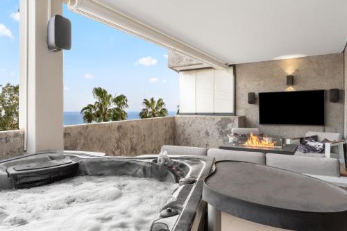 Luxury And Private Jacuzzi 105