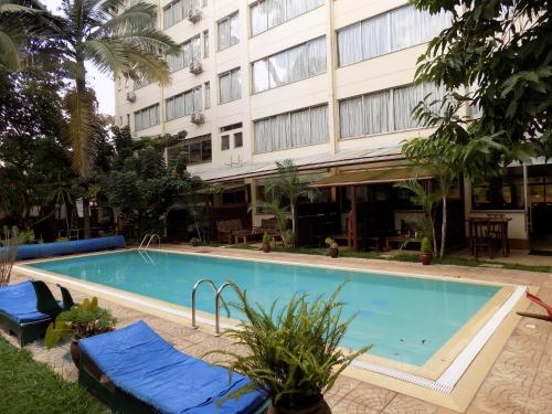 Bazén v ubytování Kenya Comfort Suites nebo v jeho okolí