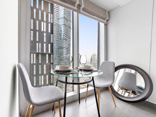 Marina Breeze 2BR Escape in Cayan