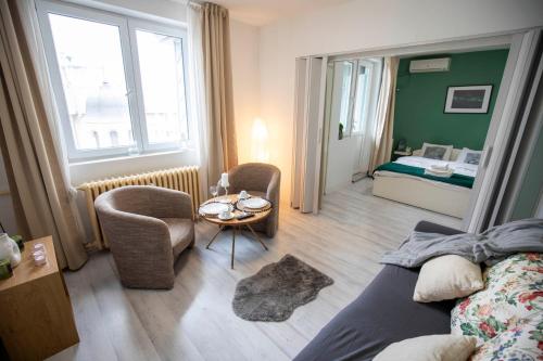 Old Town Luxe Retreat - Calea Victoriei CEC Bank