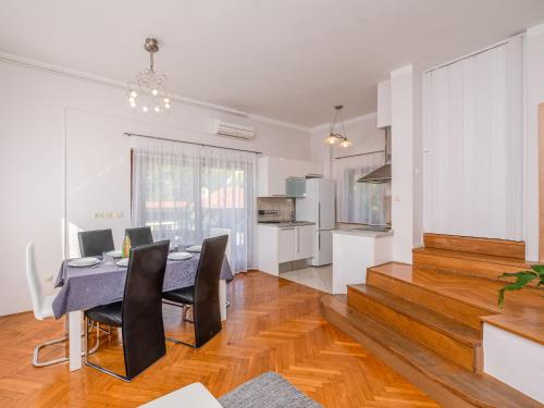 Apartment Lara by Interhome