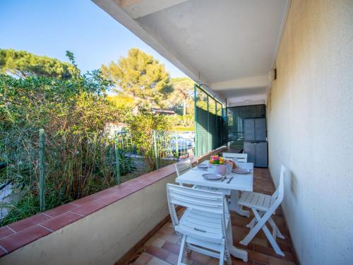 Apartment Le Sextant-2 by Interhome