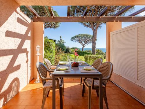 Apartment Les Coteaux de la Nartelle-35 by Interhome