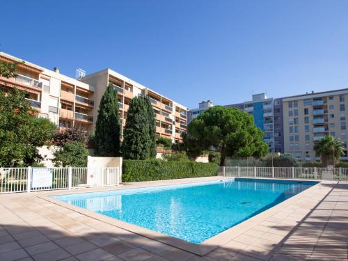 Apartment Les Jardins du Luxembourg-3 by Interhome