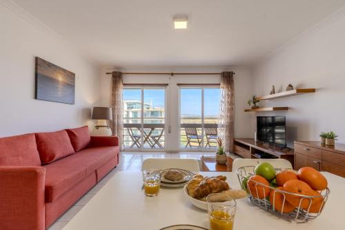 #370 1BR Riamar Sea View & Central