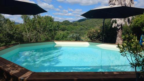 La Libellule, piscine, climatisation, wifi, vue ,jardin ,parking