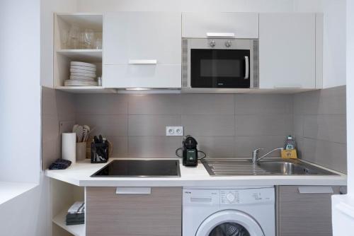 Milano - new, charming, AC, close Palais&Beach