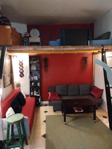 Studio sympa meublé et équipé Paris Nation.