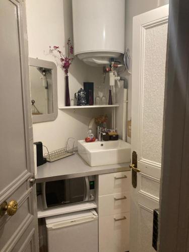 Cosy and central
