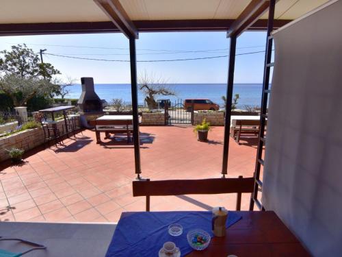 Apartment in Bašanija mit Schöner Terrasse by Interhome