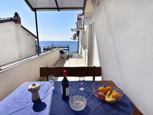 Apartment Apartment mit zwei Schlafzimmern und Meerblick in Zambratija by Interhome