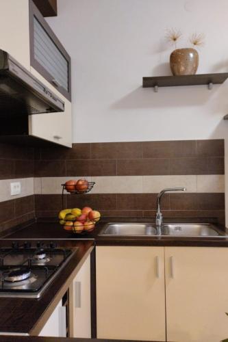 Apartment Appartement Bruna mit Terrasse und Meerblick by Interhome