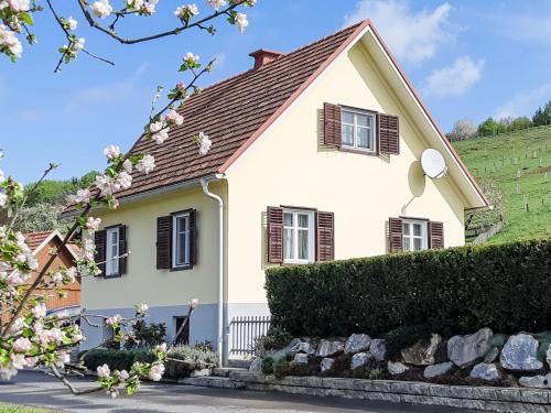 Holiday Home Ferienhaus am Meißlberg by Interhome
