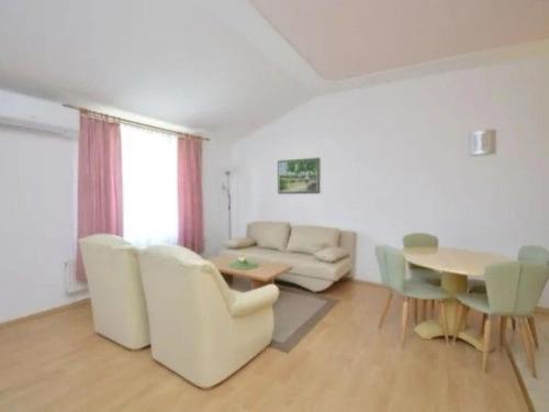 Apartment Ein Apartment im Ferienhaus Zweirosen by Interhome