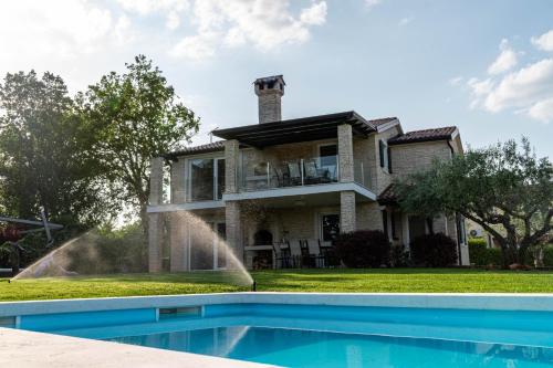 Apartments Villa Sotlar with pool