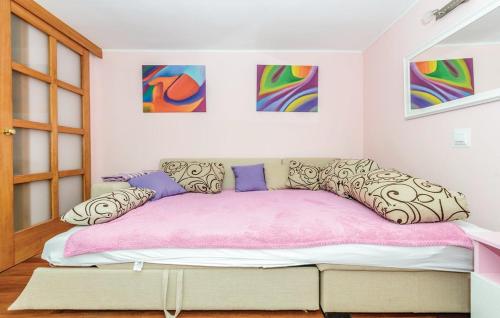 Guesthouse Jelena with private parking and a pool