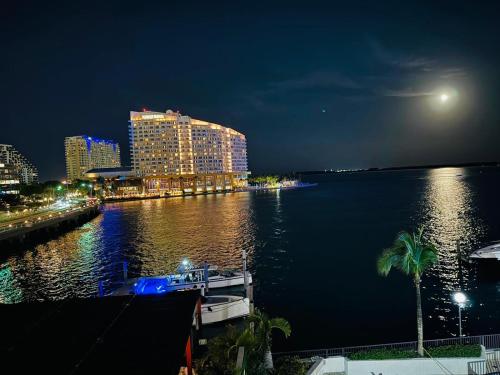 Miami Brickell Fantastic Ocean View Entire Apartment photo 6