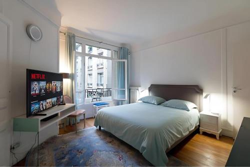 Eiffel Tower - Prestigious 2BR - Terrace