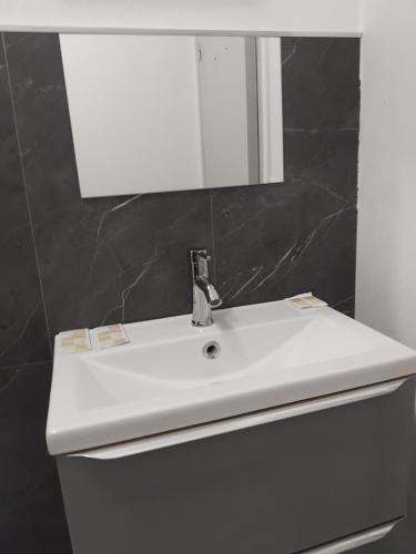 BREST - Centre - pied a terre